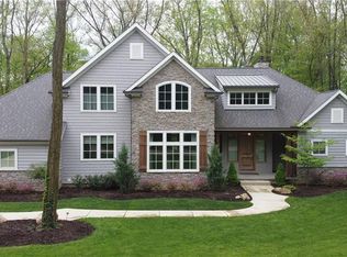 2152 Stockbridge Rd, Akron, OH 44313