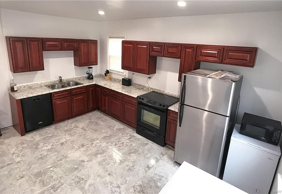 2nd image of 49 Holland Pl