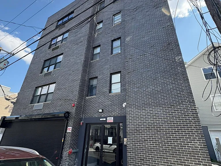 112 Godwin Ave — Photo 1