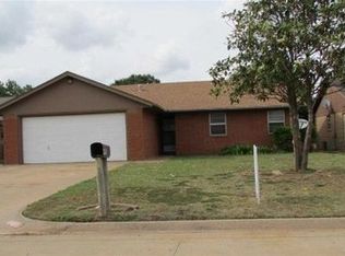 4916 Yorkshire Dr, Enid, OK 73703