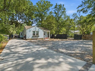 1550 Folly Rd, Charleston, SC 29412