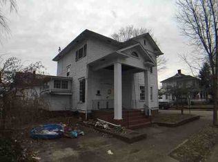 212 N 3rd Ave, Middleport, OH 45760