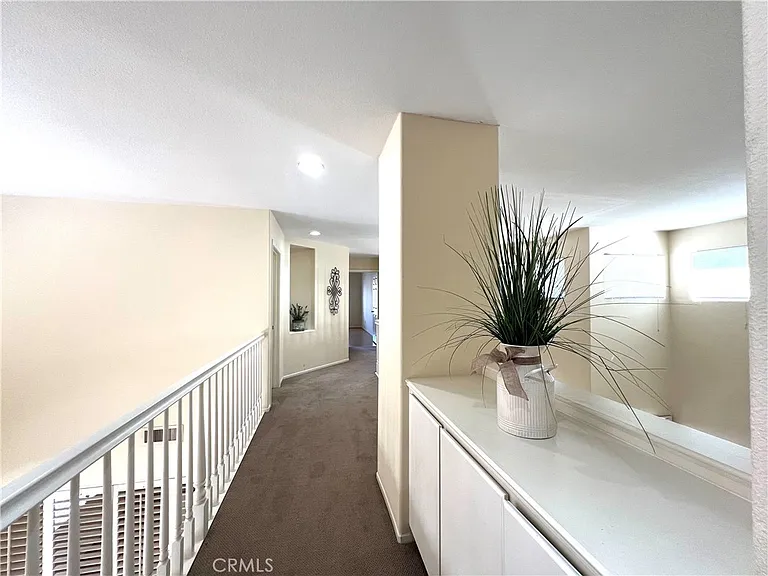 15201 Riviera Ln — Photo 18