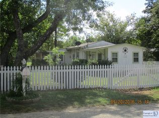 1314 E Bowie St, Luling, TX 78648