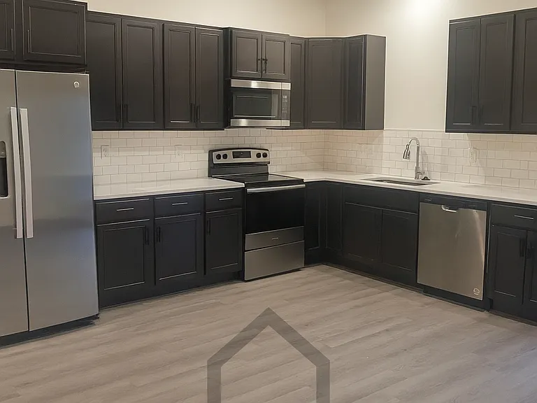 11651 E Harry Ct — Photo 2