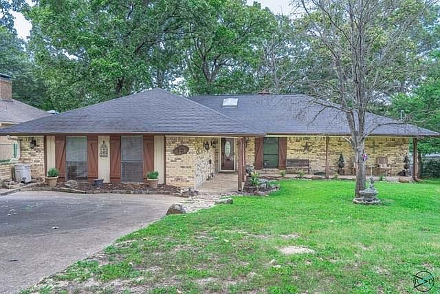 1st image of 12 Oakridge Cir