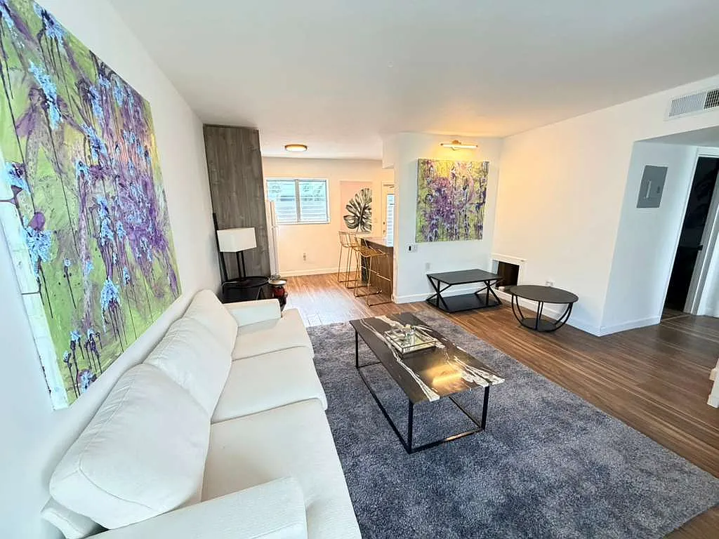 1 bed, 900 sqft, $2,200 — Photo 4