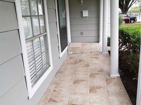 2nd image of 214 N Bryan Cir