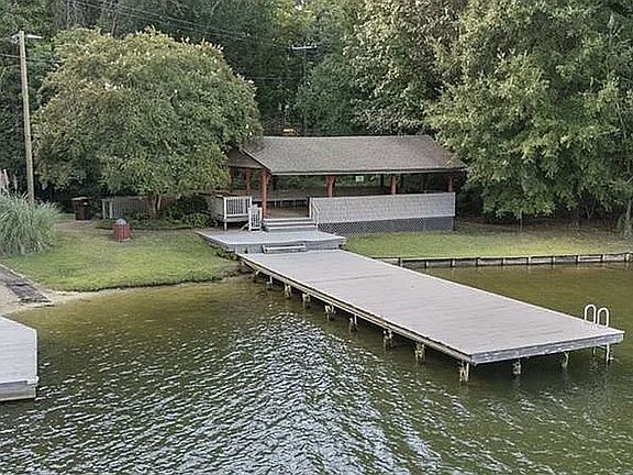 5th image of 3808 Waterton Rd