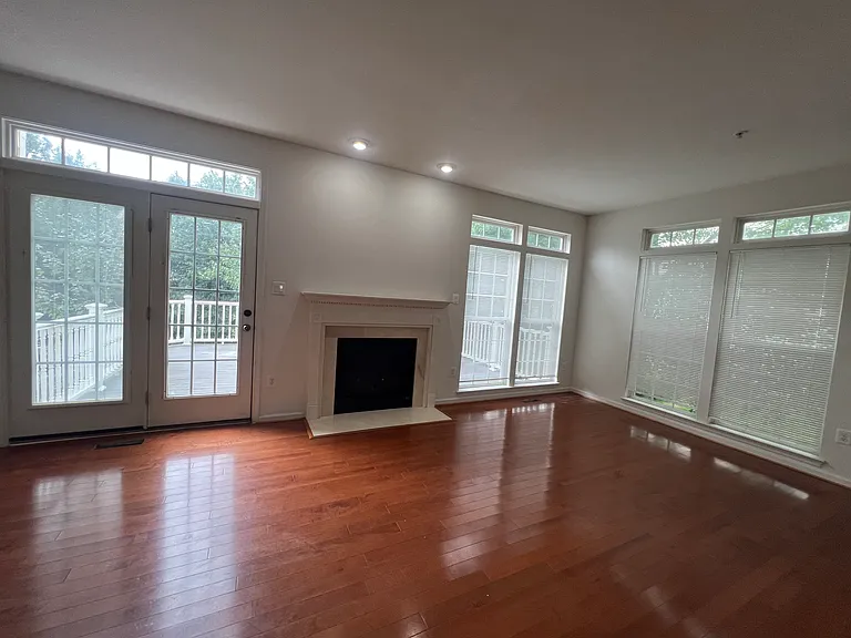 2115 Harrow Dr — Photo 8