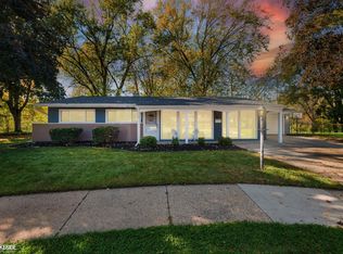 14 Woodside Cir, Mount Clemens, MI 48043