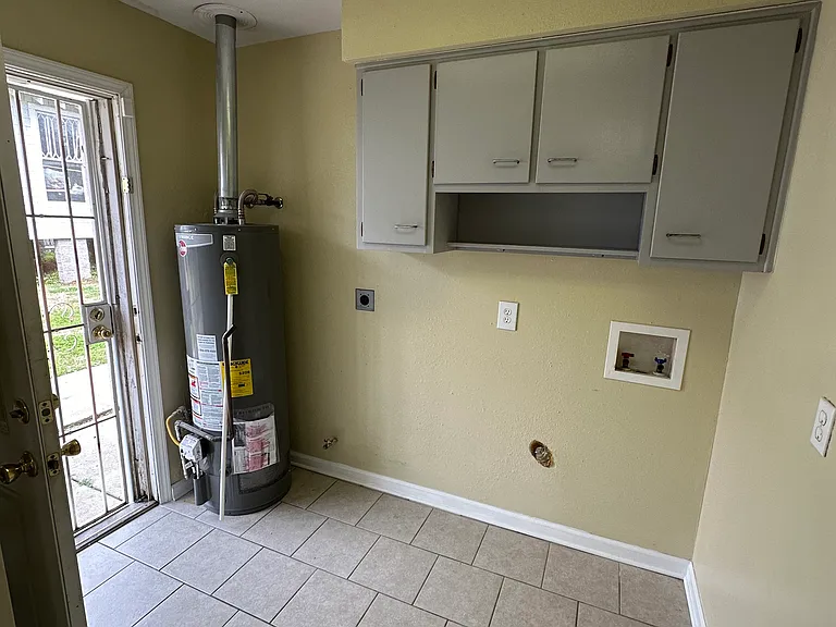4909 Venus St #4909 — Photo 6