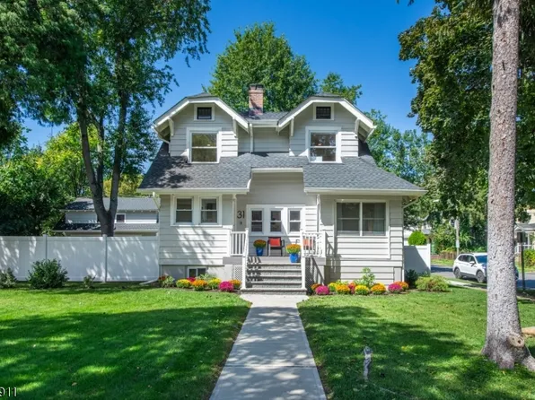 31 Morse Ave, East Orange City, NJ 07017