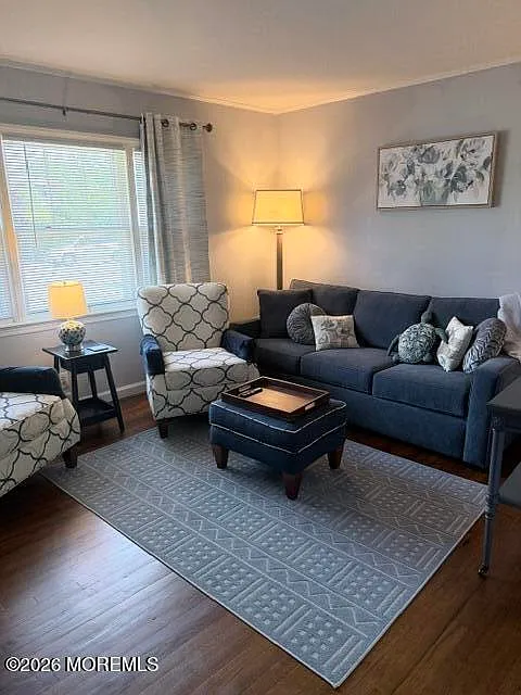 2 bed, 850 sqft, $2,500 — Photo 3