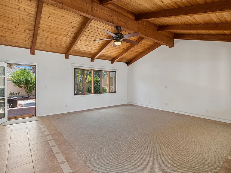 929 Junipero Dr — Photo 5