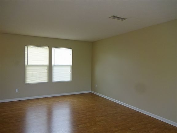3rd image of 3101 Brandenburg Dr