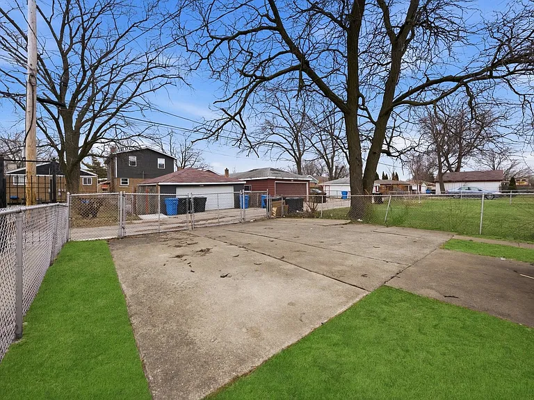 4605 S Laramie Ave — Photo 7