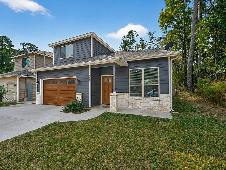 804 Pearl River Dr — Photo 1