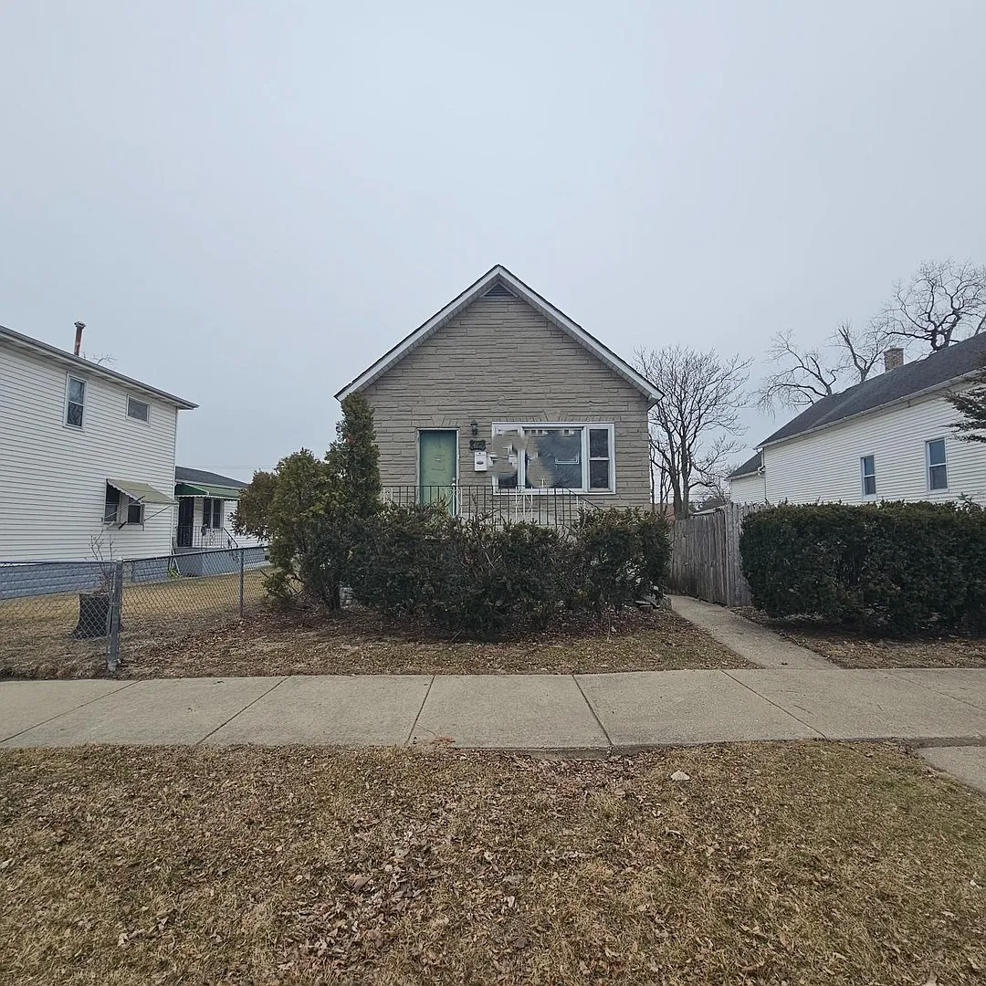 422 Garfield Ave photo 1