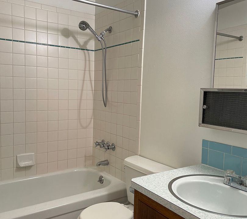 2nd image of 6125 N Mayfair St #11
