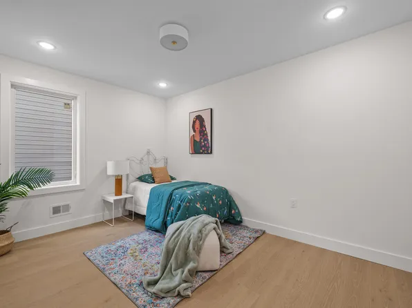 249 5 Halladay Street image 17 of 48