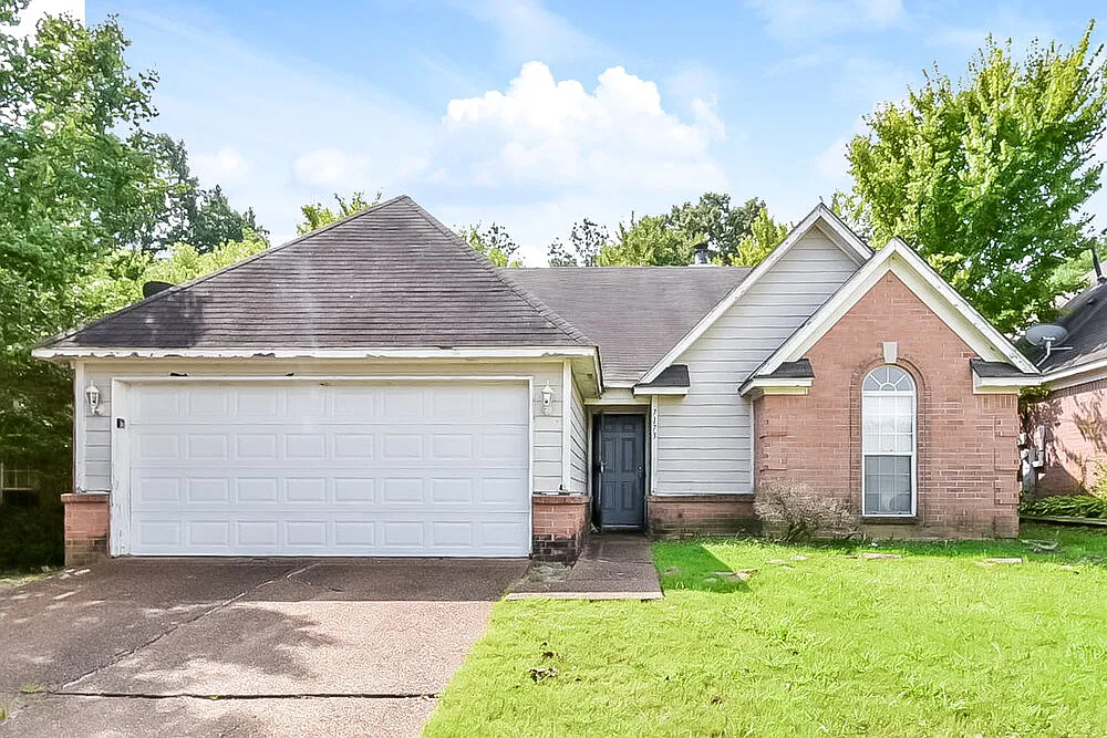 3 bed, 2.0 bath, 1362 sqft, $1,770 — Photo 1