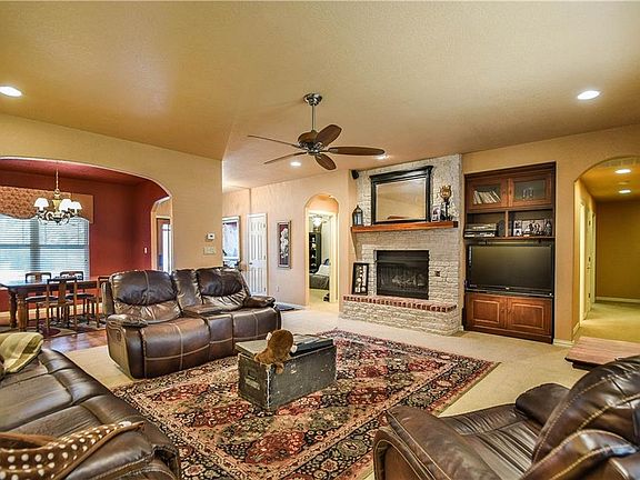2nd image of 6121 Cherokee Dr