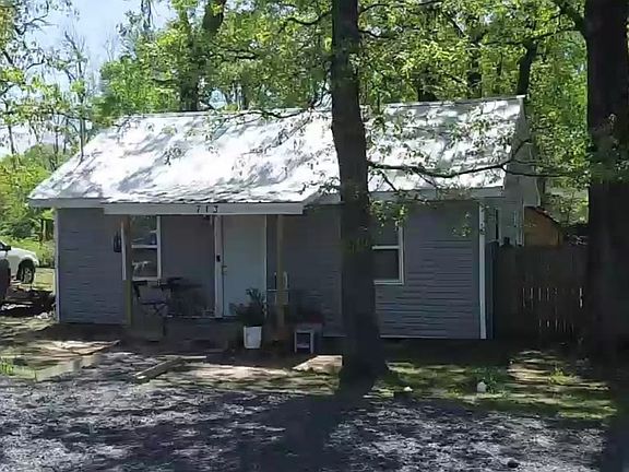 2nd image of 713 W Trickey Ln Unit B