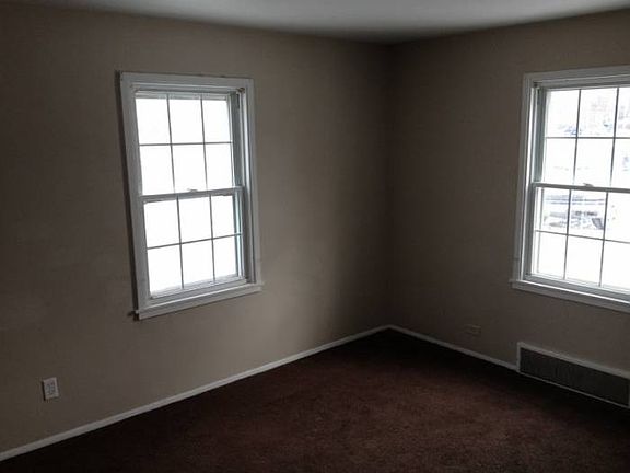 5th image of 931 S Central Dr