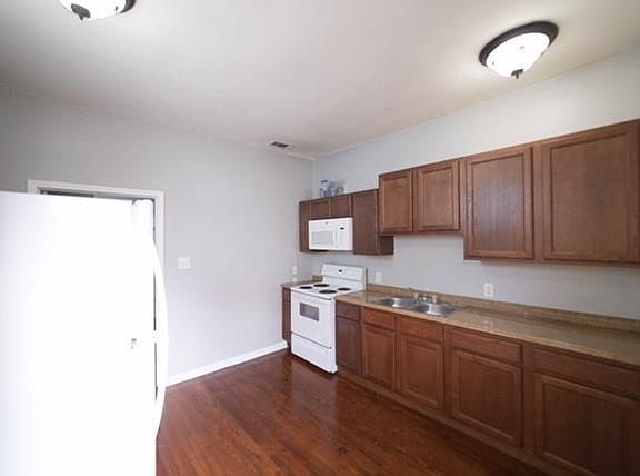 4th image of 4620 Magnolia St