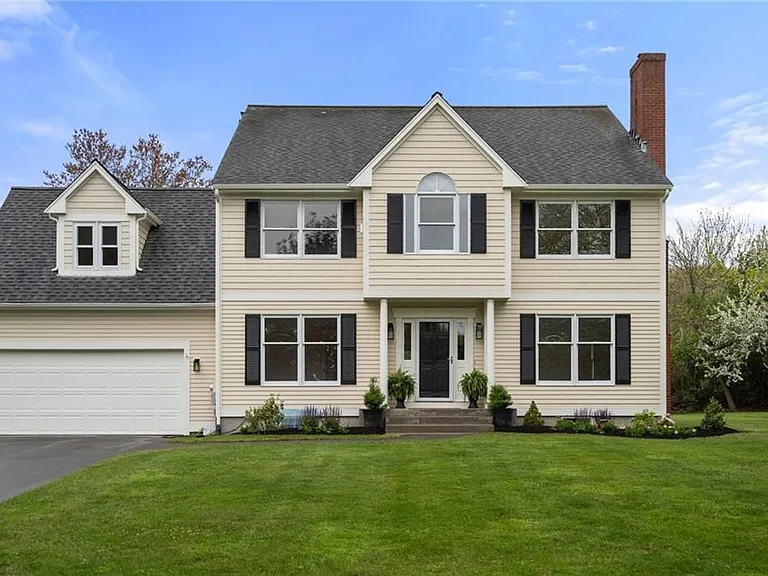 43 Bluegrass Dr — Photo 2