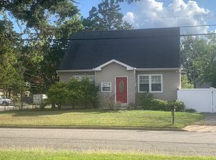 1560 Whittier Ave, Toms River, NJ 08753