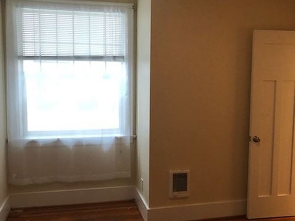 5th image of 1323 E Pine St Unit 202