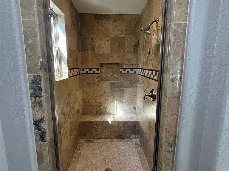 36 Grassland — Photo 13