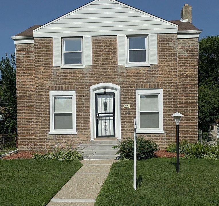 1st image of 10118 S Luella Ave
