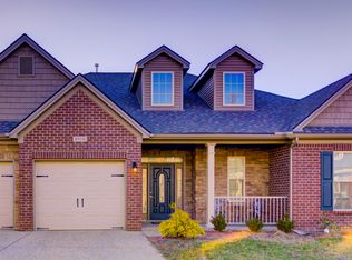 8910 Talon Ridge Dr, Louisville, KY 40229