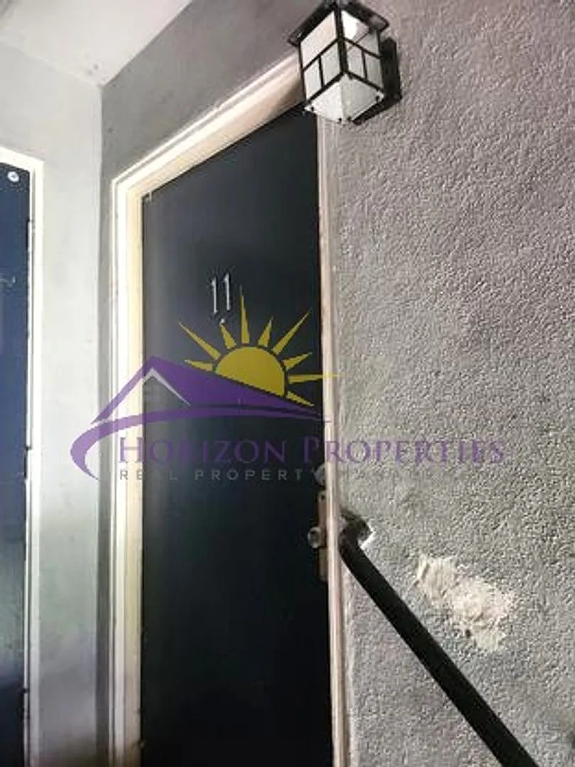 Cozy 1 Bed 1 Bath 700sqft Fourplex in North Sacramento — Photo 3