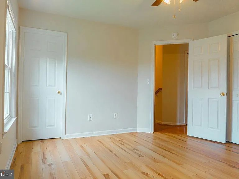 9836 Plaza View Way — Photo 25