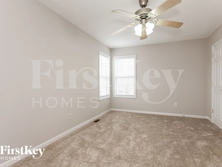 5633 Waverly Lynn Ln — Photo 10