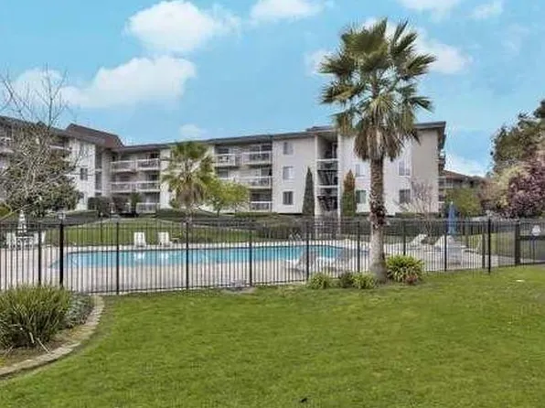 960 Shorepoint Ct APT 204, Alameda, CA 94501
