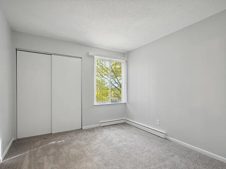 Golden Hill Apartments — Photo 16