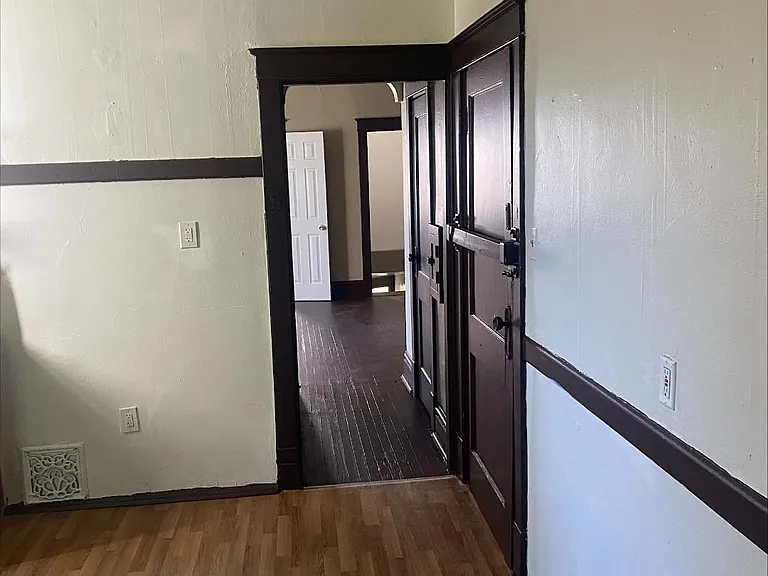 2125 E Obear Ave — Photo 5