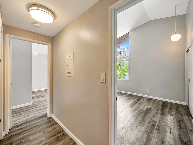 1751 Colby Ave #4 — Photo 23