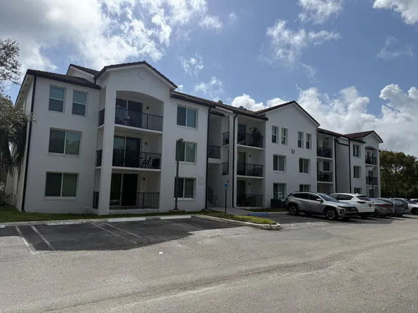 1018 Villa Cir, Boynton Beach, FL 33435