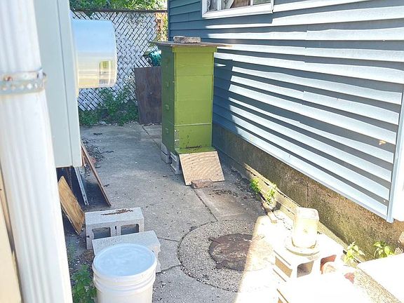4th image of 4315 S Wood St