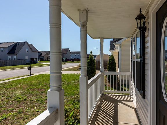 5th image of 691 Sly Fox Dr