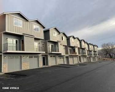 2600 Racquet Ln #26, Yakima, WA, 98902