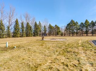 6160 Sky Ln, Bismarck, ND 58503