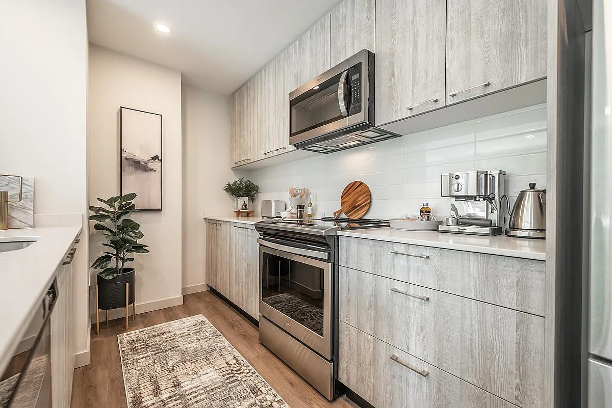 1400 Quadra St #209 photo 1