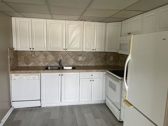 5th image of 130 Wellington Cir #G-1300